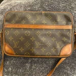 AUTHENTIC Vintage Louis Vuitton Trocadero 27.